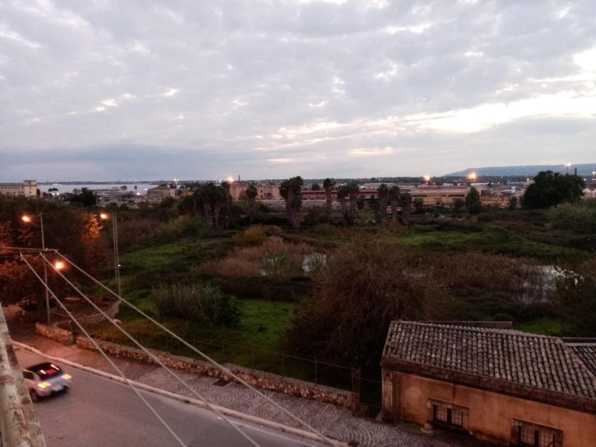 Lo Scorcio Della Neapolis Accogliente Appartamento Pressi Parco Neapolis Сиракуза Екстериор снимка